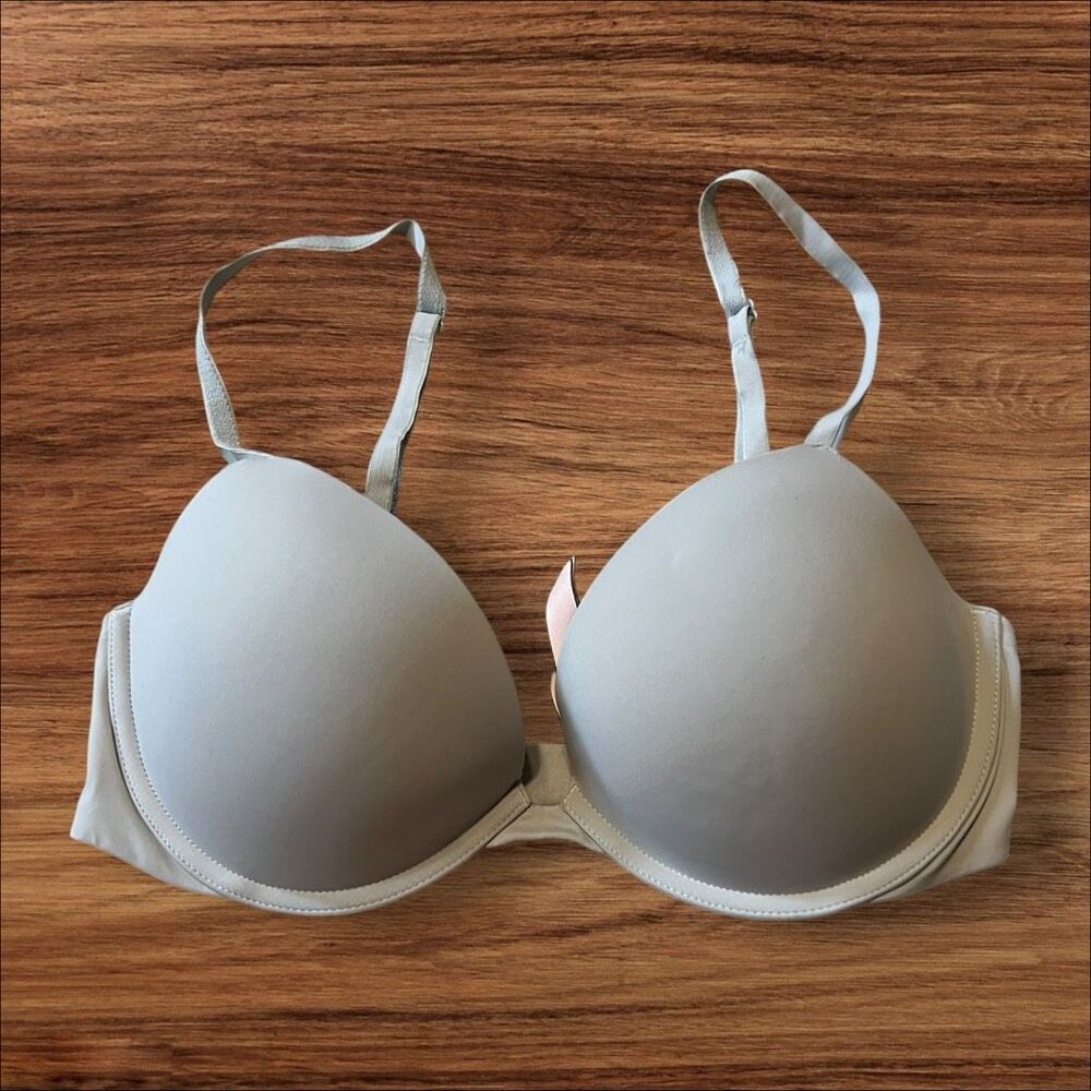 Victoriaโs Secret Light Gray Padded Plunge Bra 34D